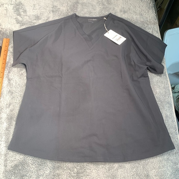 Gray Short Sleeve scrub top mandala - Picture 1 of 7